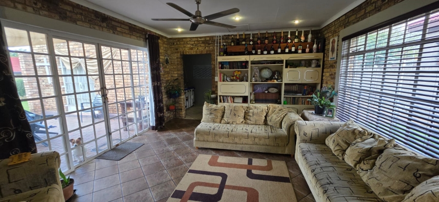 4 Bedroom Property for Sale in Miederpark North West